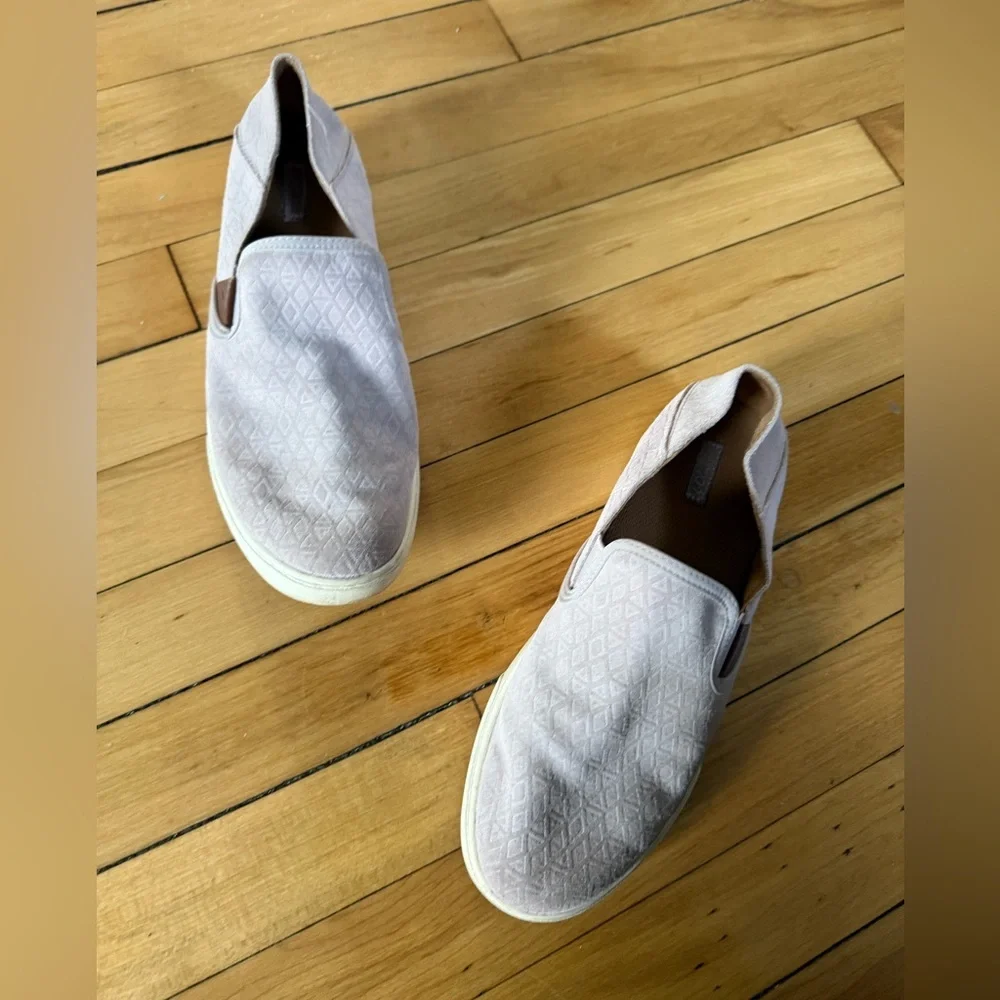 Olukai Pehuea women’s leather loafer slip ons in‎ pale pink
